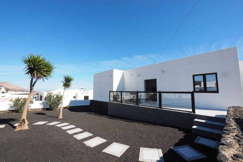 Private Apartment With Mountain And Sea Views, La Asomada, Lanzarote Tías Екстериор снимка