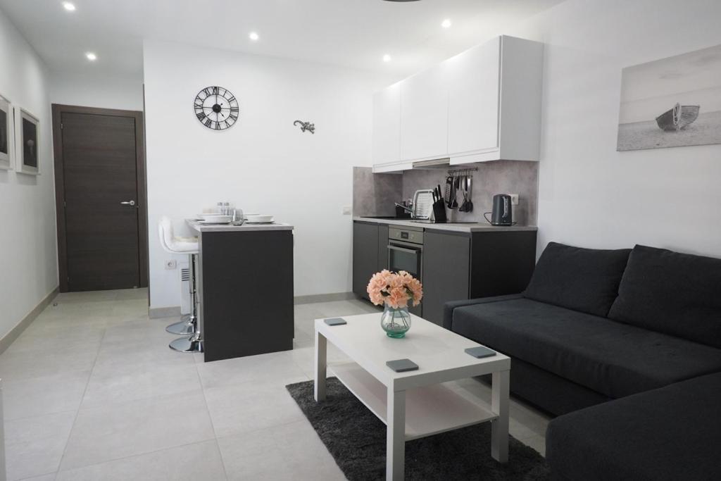 Private Apartment With Mountain And Sea Views, La Asomada, Lanzarote Tías Екстериор снимка