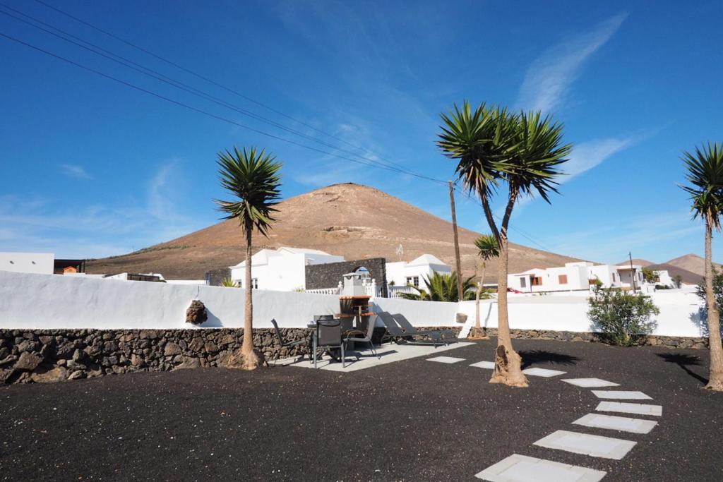 Private Apartment With Mountain And Sea Views, La Asomada, Lanzarote Tías Екстериор снимка